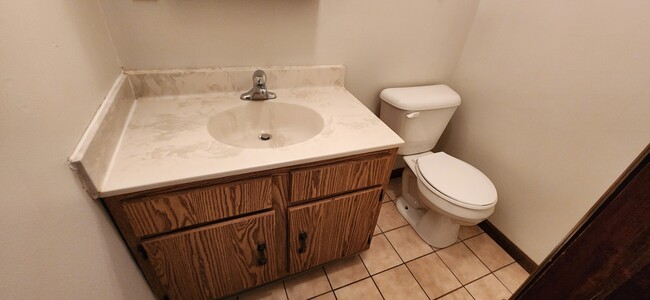 Building Photo - 114 King Ave