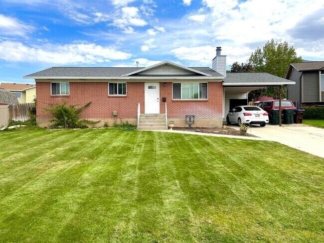 Building Photo - 474 Mayo Dr