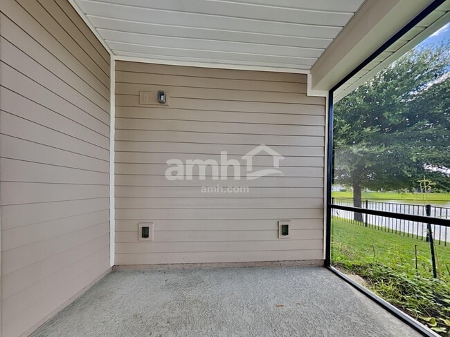 Building Photo - 16176 Magnolia Grove Way