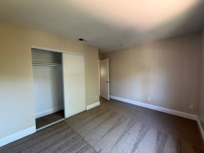 Building Photo - Two-story home in Eastlake
