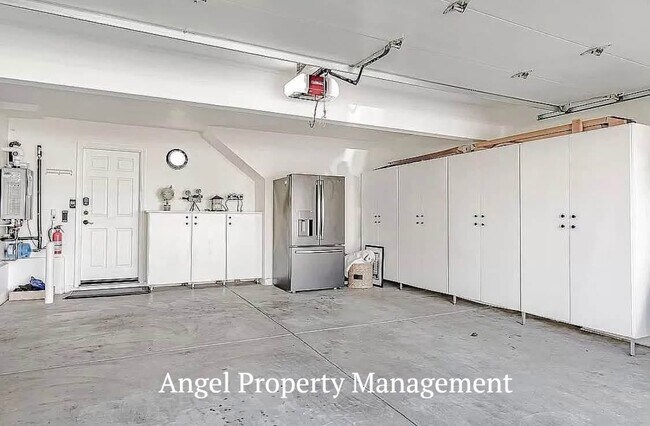 Building Photo - 2206 Halsey Cir