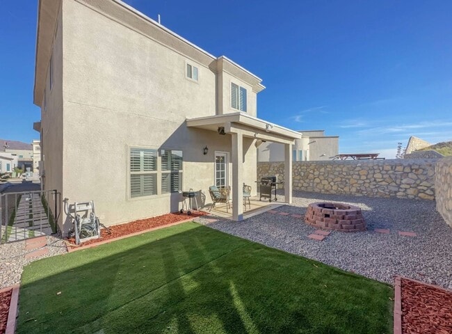 Building Photo - Westside area Rental (Completely Furnished) Beautiful 3 bed/2.5 baths