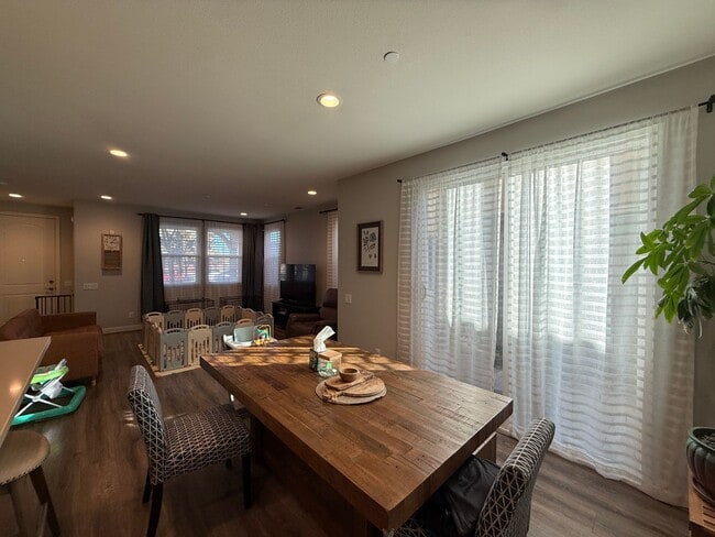 Building Photo - Beautiful Newer Two Story Home in the Gated Community of HG Gardens