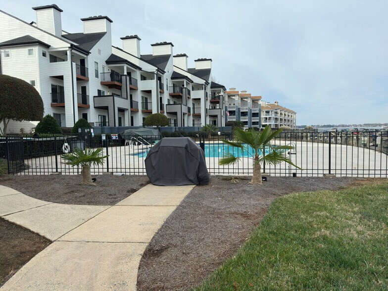 Building Photo - 18713 Vineyard Point Ln