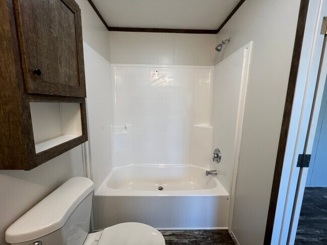 Building Photo - 38140 Ducharme Dr