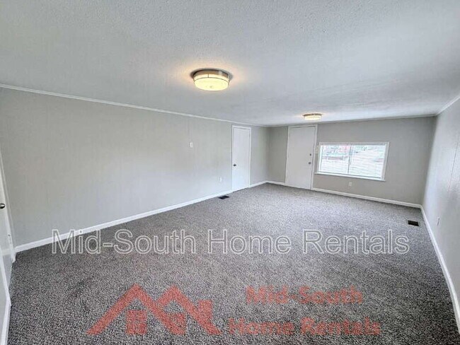 Building Photo - 1603 Delano Ave