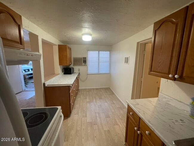 Building Photo - 241 E Elwood St