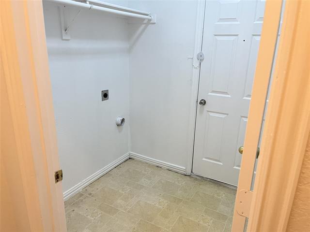 Building Photo - 1005 Leoti Ln