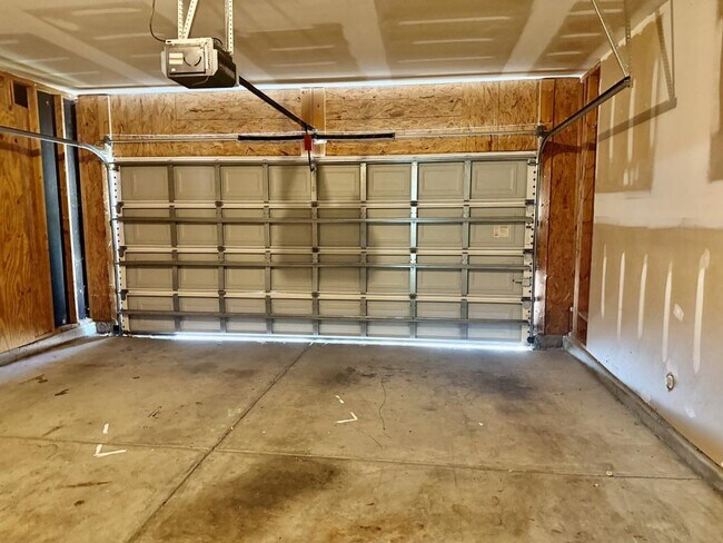 Building Photo - 13016 Rothe House Rd