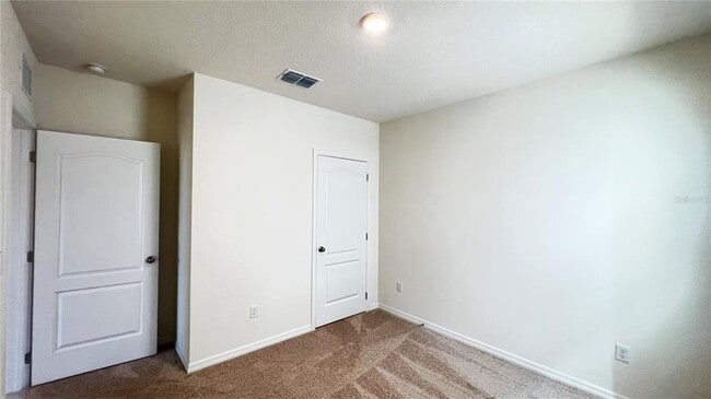 Building Photo - 487 Lily Ln