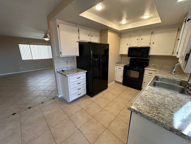 Building Photo - Coming Soon!! Spacious condo at Ascot Park Villas!!!