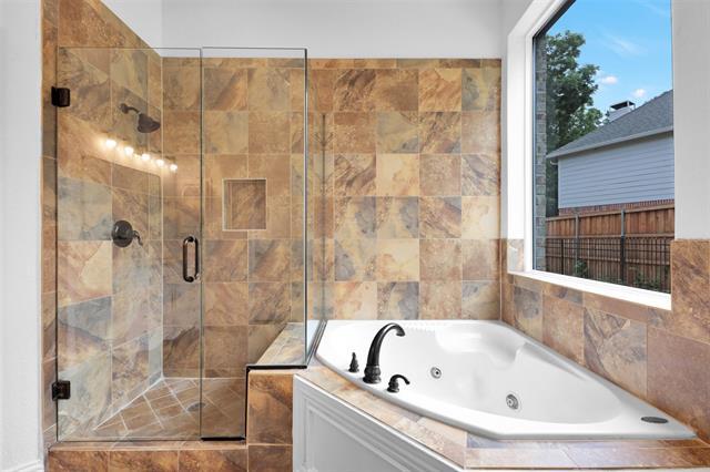 Building Photo - 3310 Meadow Wood Dr