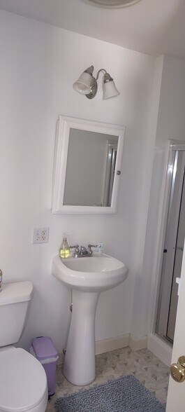 Building Photo - 41 Arnold St