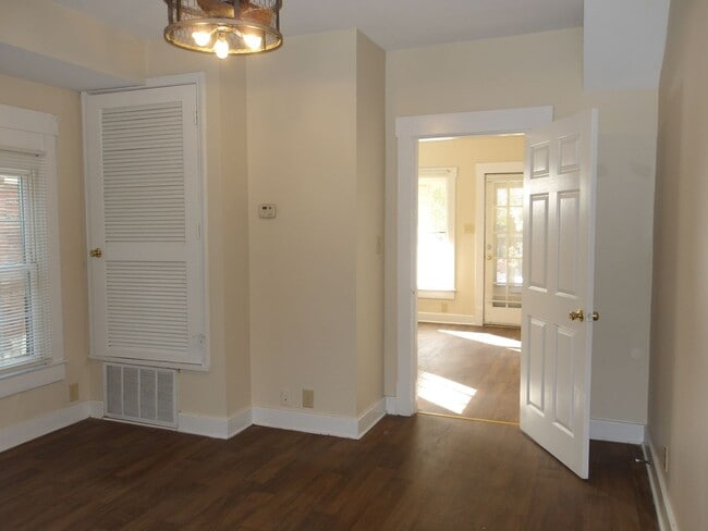 Primary Photo - 629 W Ormsby Ave