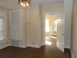 Building Photo - 629 W Ormsby Ave