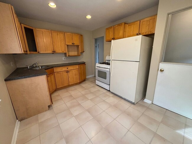 Building Photo - 16784 Toepfer Dr