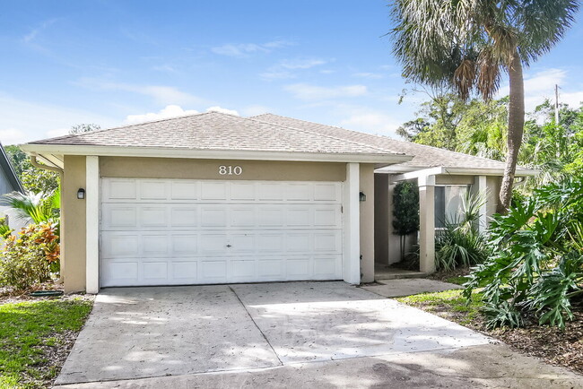 Building Photo - 810 Grand Cayman Ct