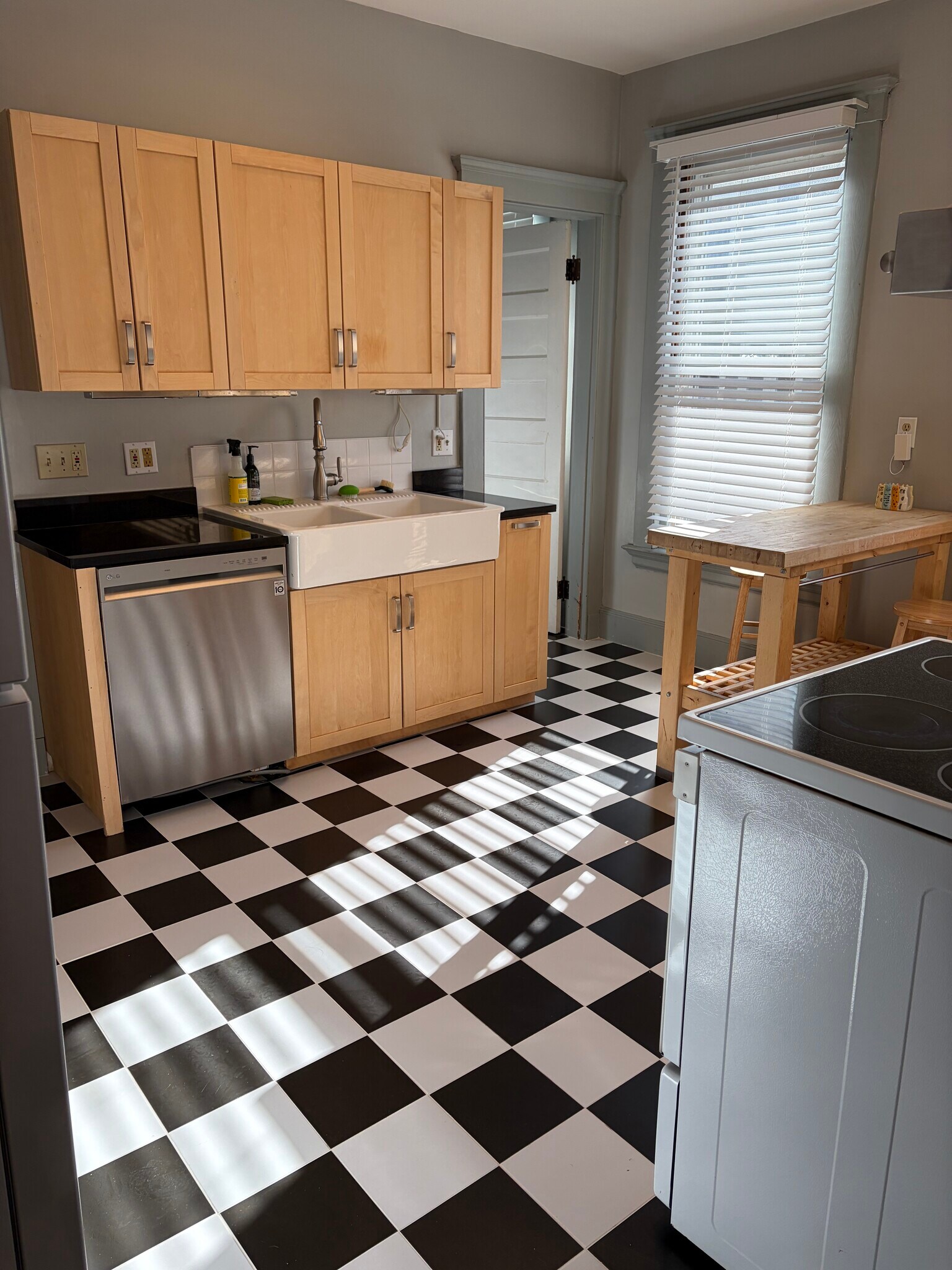 Custom Kitchen 1 - 163 Dwight St