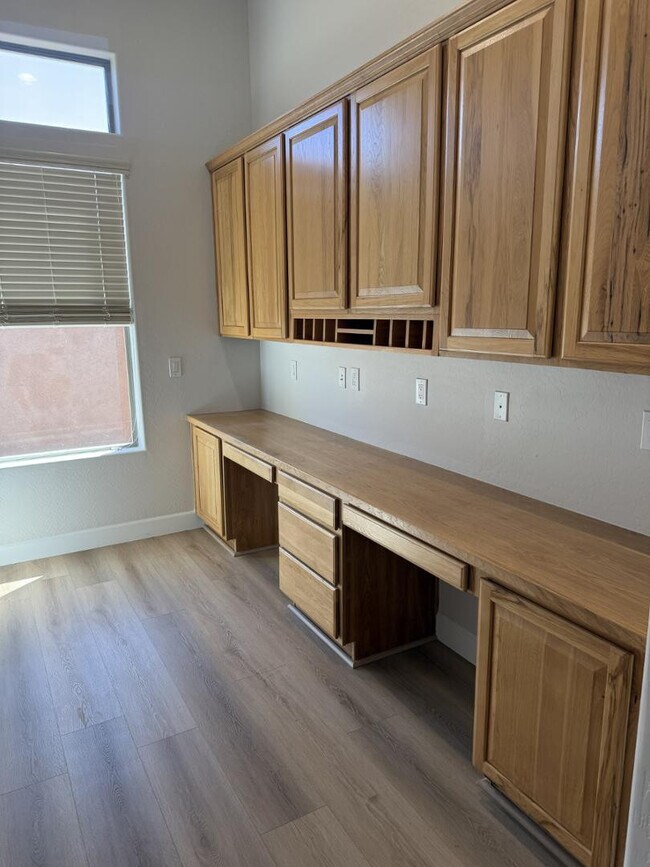 Building Photo - 42107 N Mountain Cove Dr
