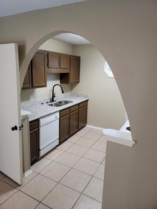 Building Photo - 4554 Northpointe Pl