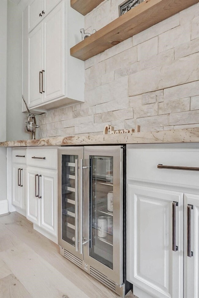 Building Photo - 5323 Lake Hill Farm Way