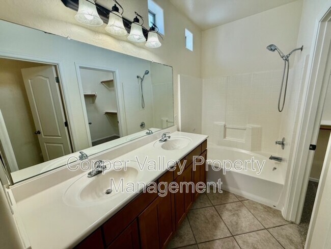 Building Photo - 2694 E Remington Pl