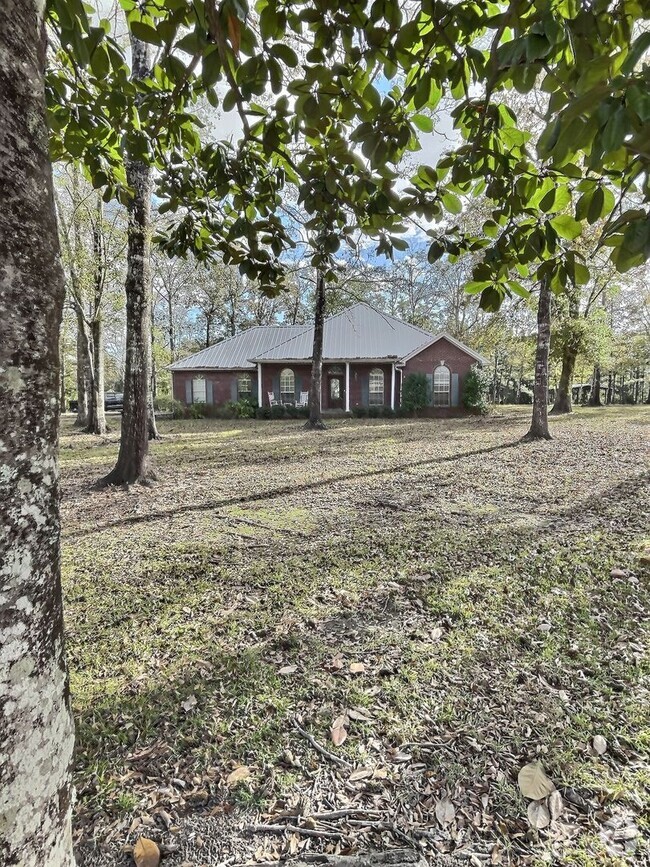 Building Photo - 4 Bedroom home located in Vancleave