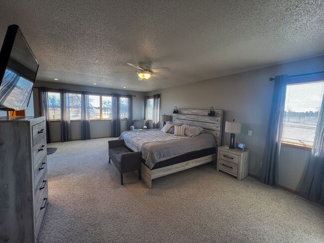 Building Photo - Single Family Home in Moorhead!