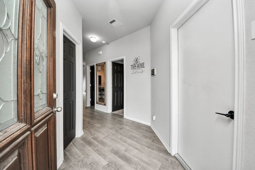 Building Photo - 14718 Black Rail Dr