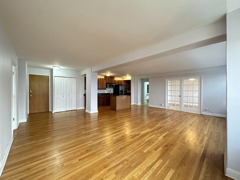 Building Photo - 4180 N Marine Dr