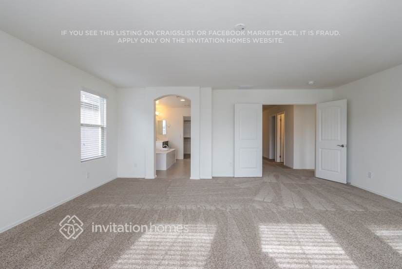 Building Photo - 1270 E Palomino Way