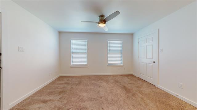 Building Photo - 941 Robineta Ln
