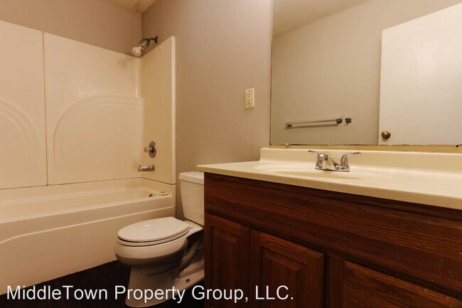 Building Photo - 3 br, 1 bath House - 2312 N Rosewood Ave