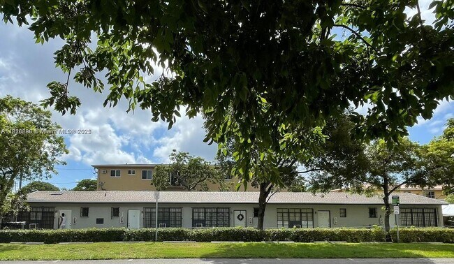 Primary Photo - 1346 NW 6th St