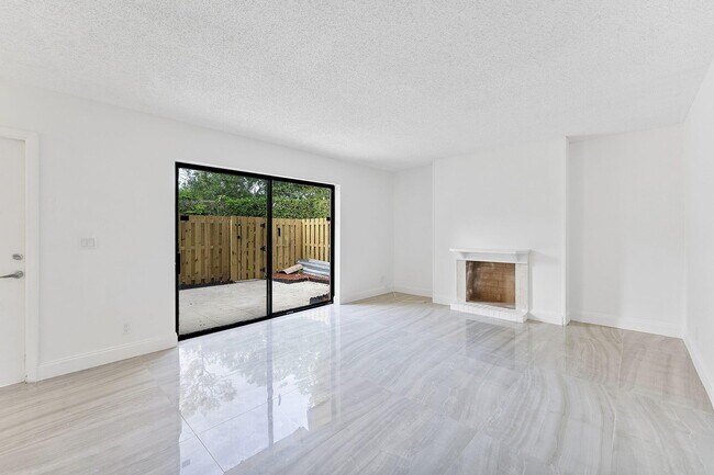 Building Photo - 1624 Forest Lakes Cir
