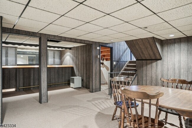 Building Photo - 2 Eisenhower Rd