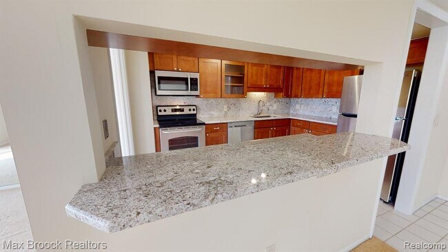 Building Photo - 600 W Brown St