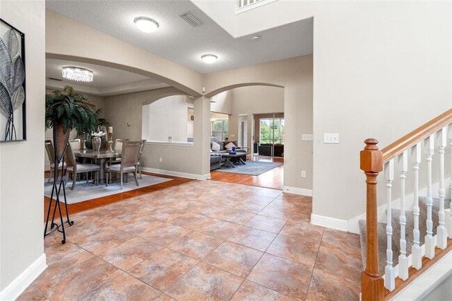 Building Photo - 2330 Nesslewood Dr