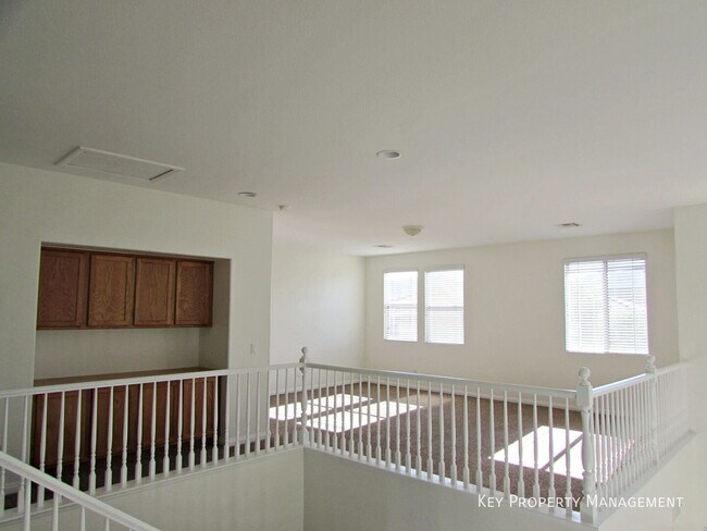 Building Photo - 722 Bighorn Creek St