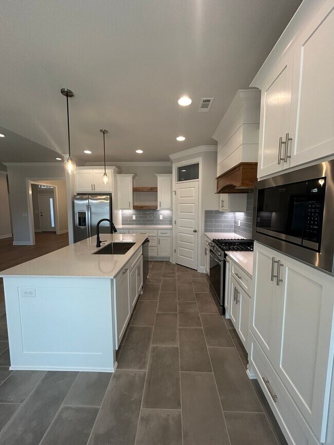 Building Photo - Beautiful Bentonville Home! 4 Bedrooms, 2.5 Bathrooms!!