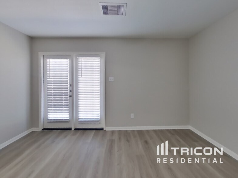 Building Photo - 2417 Regatta Ln