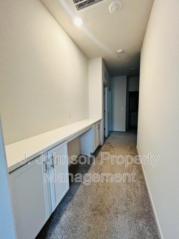 Building Photo - 3115 Tinsley St