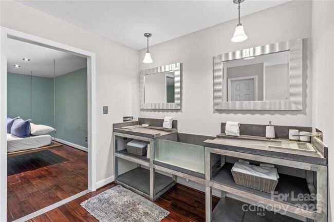 Building Photo - 709 Normandy Rd