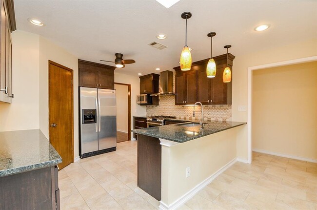 Building Photo - 2731 River Birch Dr