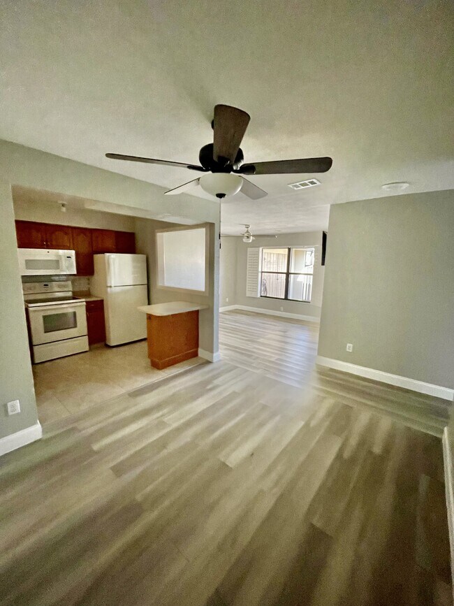 Building Photo - 6180 Principia Dr