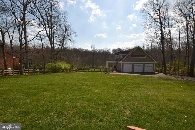 Building Photo - 124 Lakeland Dr