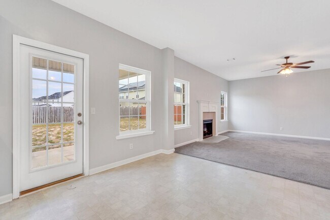 Building Photo - COMING EARLY JUNE 2026! (Pet Friendly)