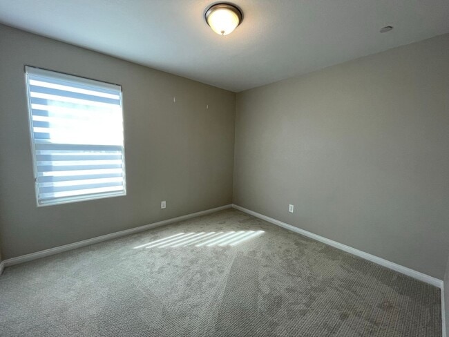 Building Photo - Gorgeous 2 Story Home in Gated Community!