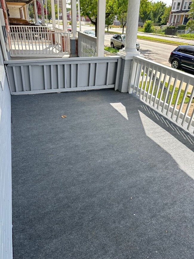 Building Photo - Spacious Home Available for Rent! W/D! Fro...