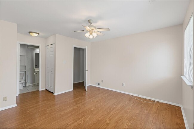 Building Photo - 504B Mulberry Cove